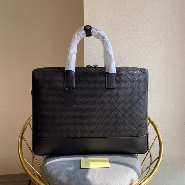 ボッテガヴェネタバッグ側面デザイン